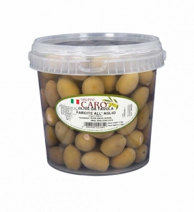 Stuffed green olives with garlic in brine