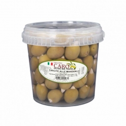 Stuffed green olives with almonds in brine